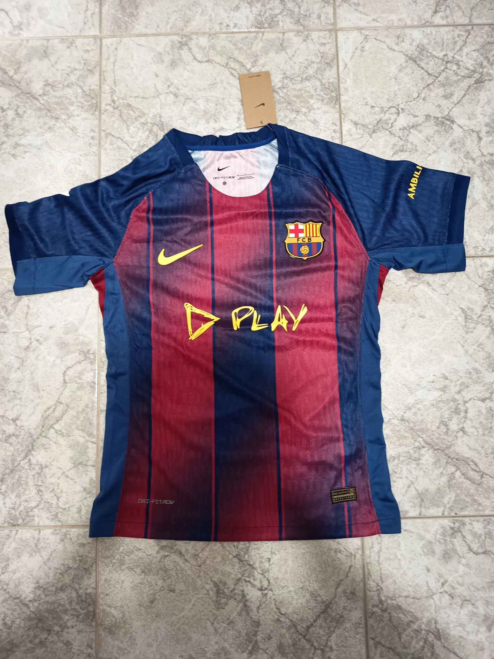 Barça Lamine Yamal 10 Size S T-Shirt – photo 2